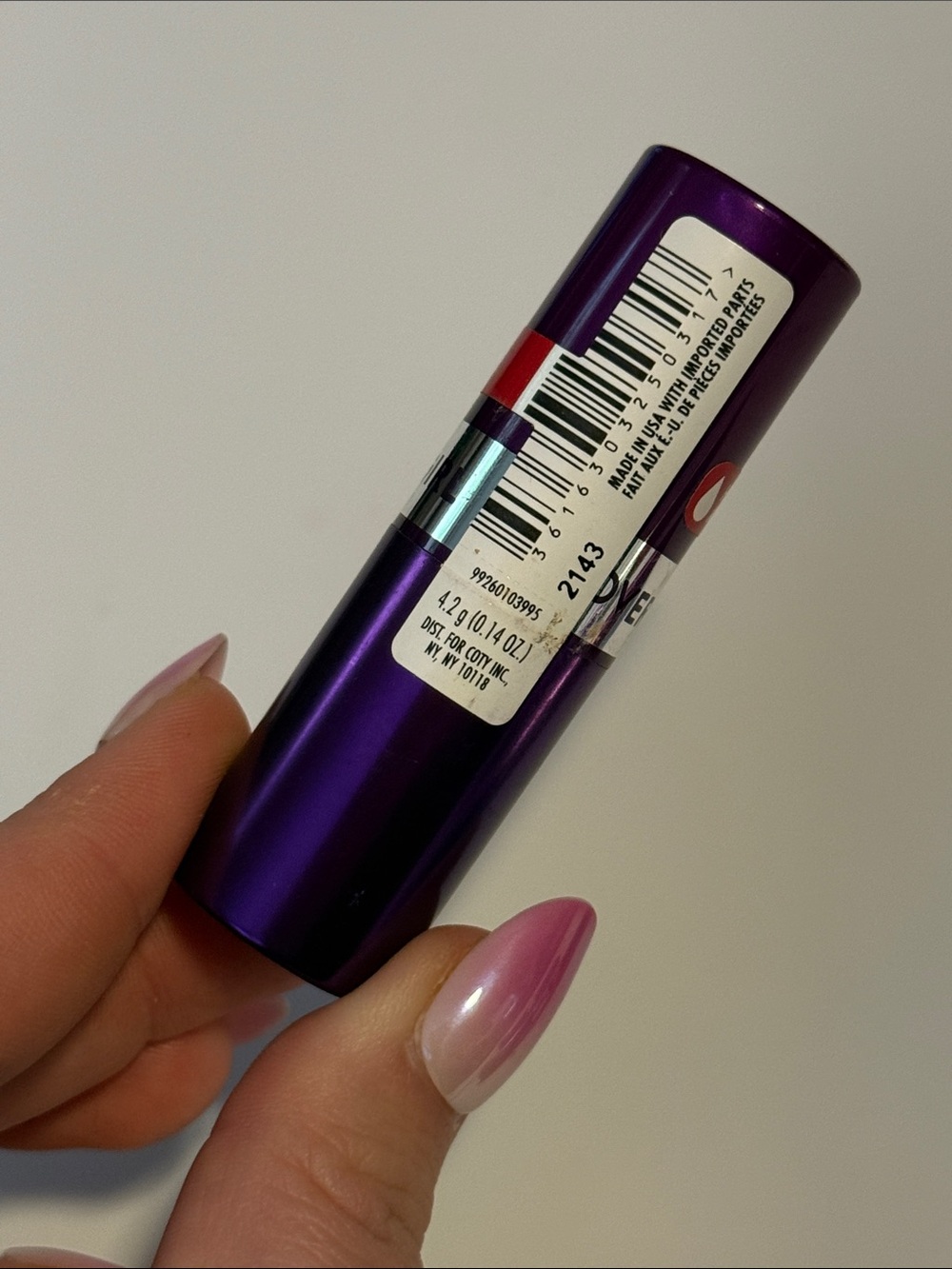 Covergirl Simply Ageless Hyaluronic Acid Moisture Renew Lipstick Devoted Red - Picture 6 of 9